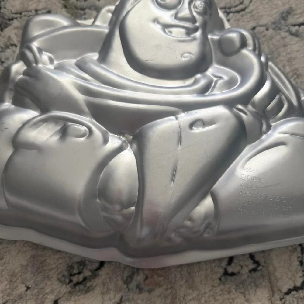 Buzz Lightyear cake pan #cake #disney Wilton